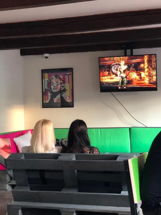 Lucky Hostel На Крещатике เคียฟ ภายนอก รูปภาพ