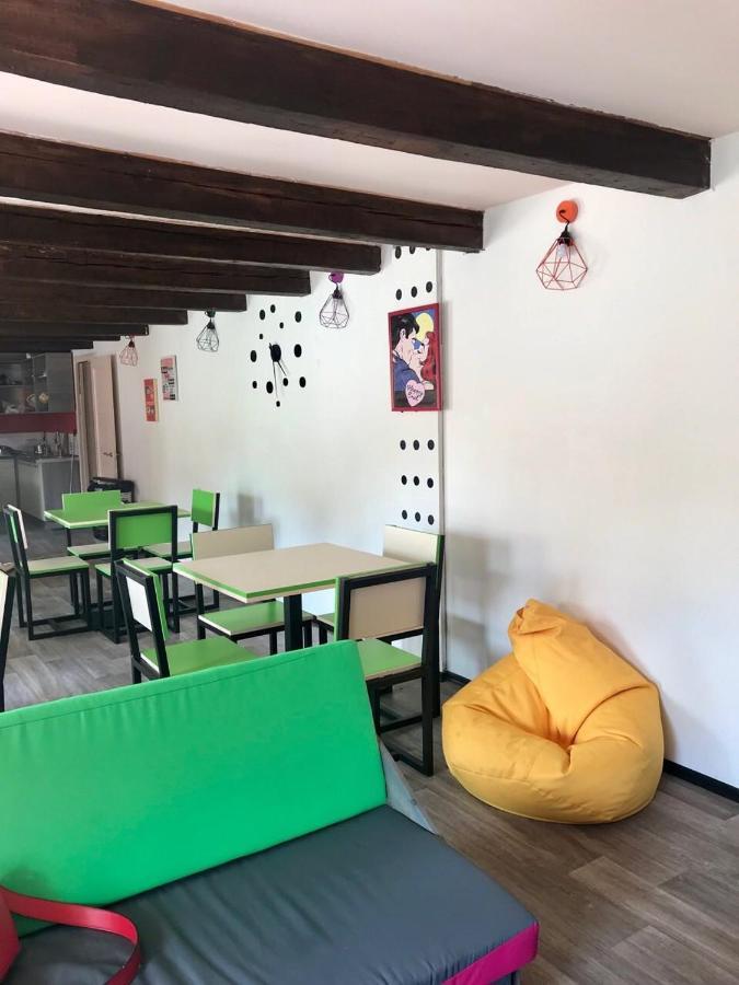 Lucky Hostel На Крещатике เคียฟ ภายนอก รูปภาพ