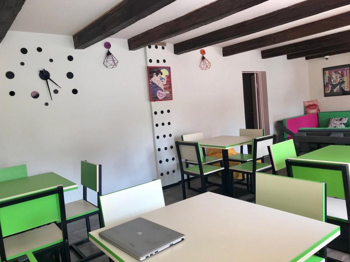 Lucky Hostel На Крещатике เคียฟ ภายนอก รูปภาพ